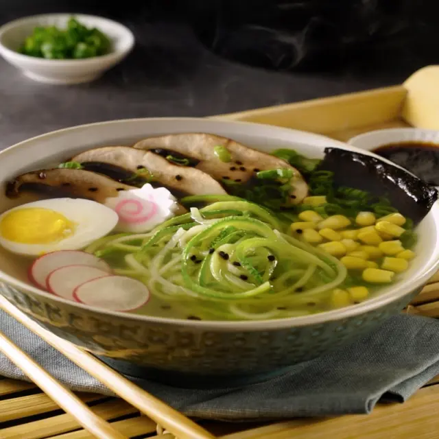 Ramen com Noodles de Abobrinha