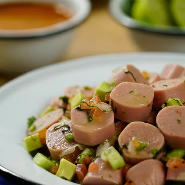 Ceviche de Salchicha de Pechuga de Pollo