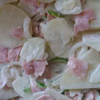Potatoes in Cream with Ham and Cheese