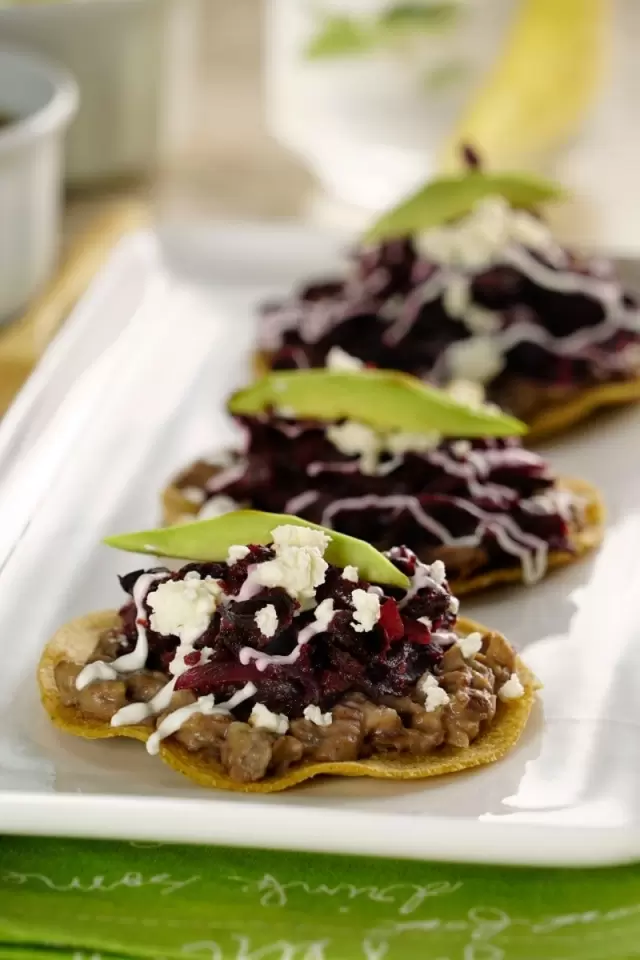 Tostadas de Flor de Jamaica