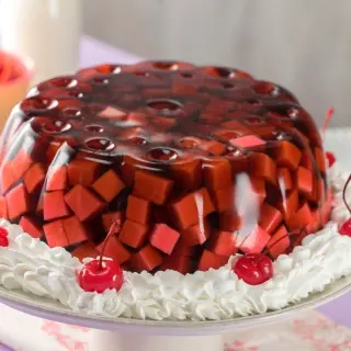 Low-Calorie Soda Mosaic Gelatin with Cherry