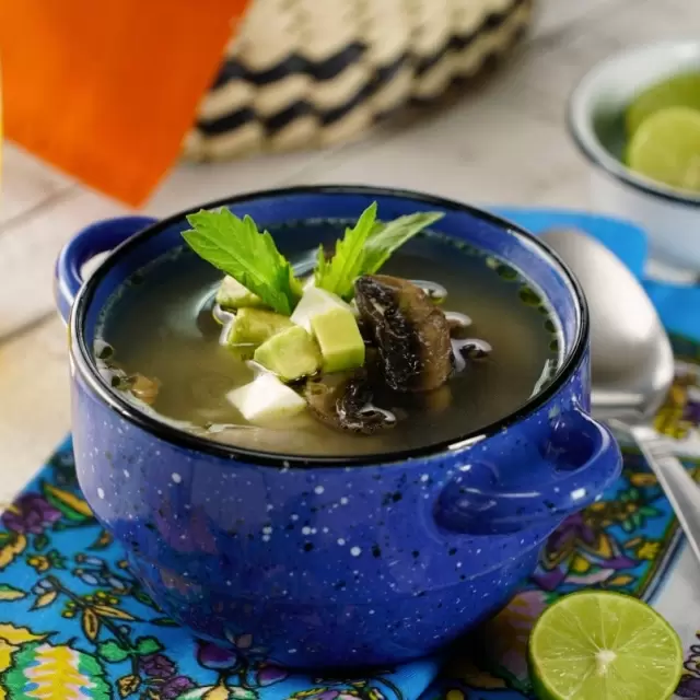 Caldo de Hongos con Epazote