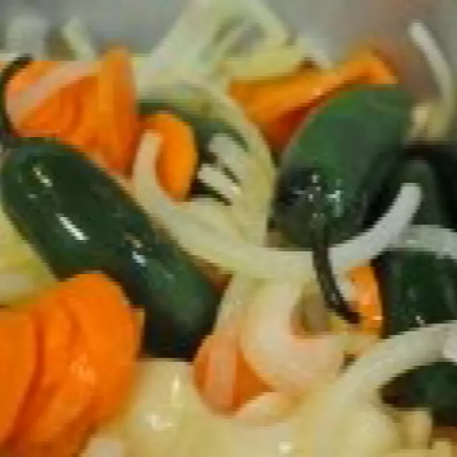 Chiles en Escabeche