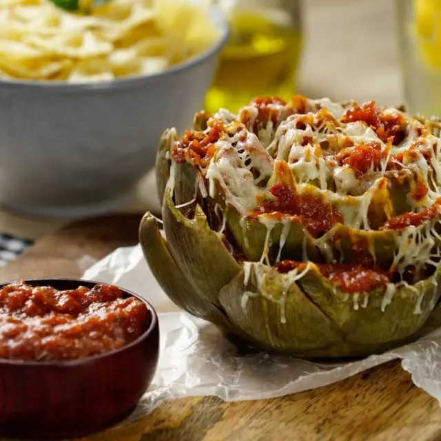 Oven-Baked Artichoke with Tomato Sauce