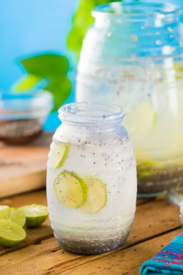 Agua Fresca de Limón con Chía