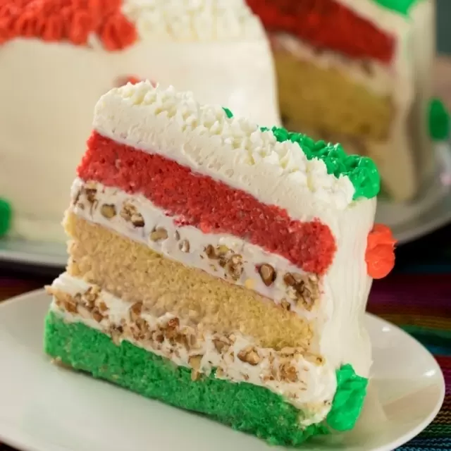 Tricolor 3 Milk Cake