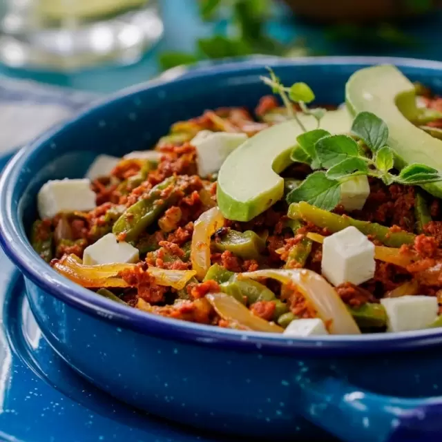 Deliciosos Nopales con Chorizo