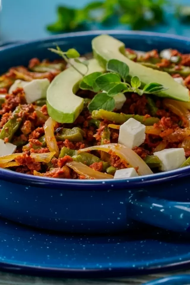 Deliciosos Nopales con Chorizo