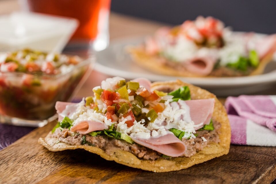 Tostadas De Jamón Con Pico De Gallo 7772