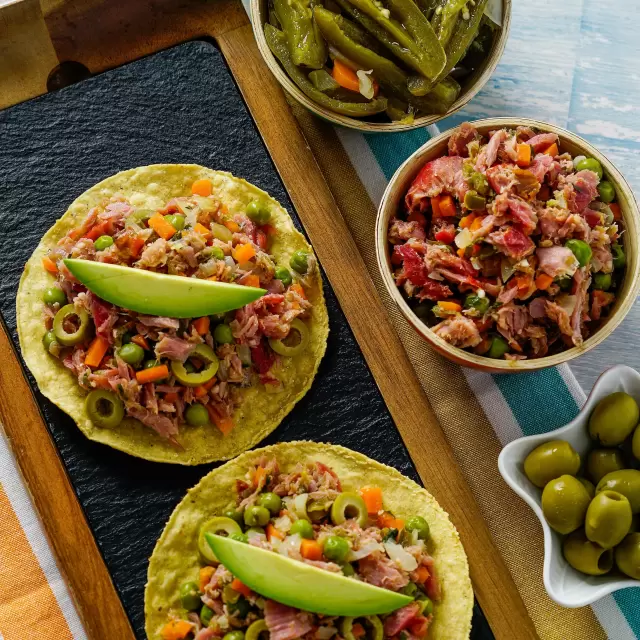 Tostadas de Marlín en Escabeche