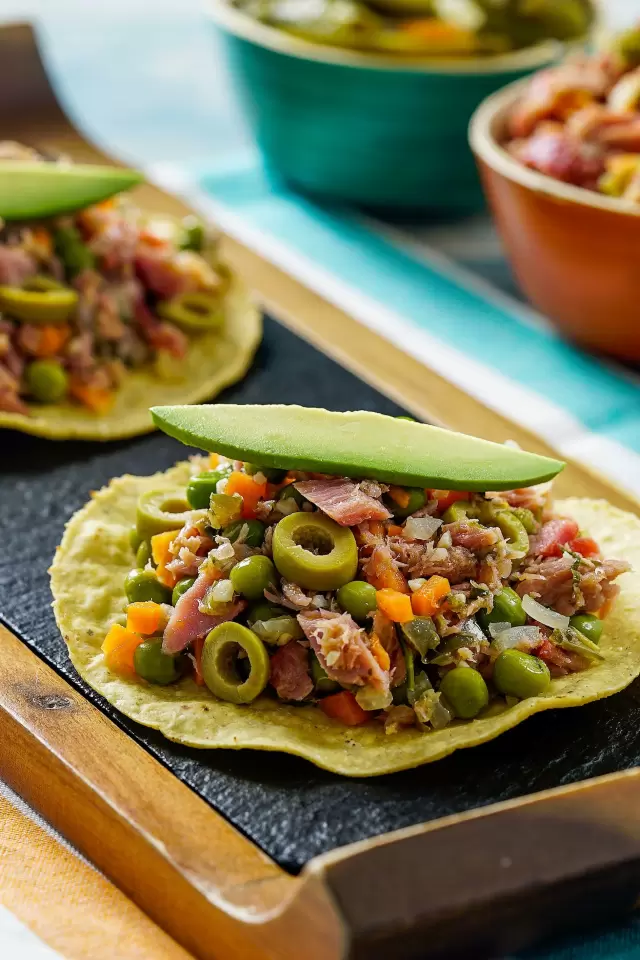 Tostadas de Marlín en Escabeche