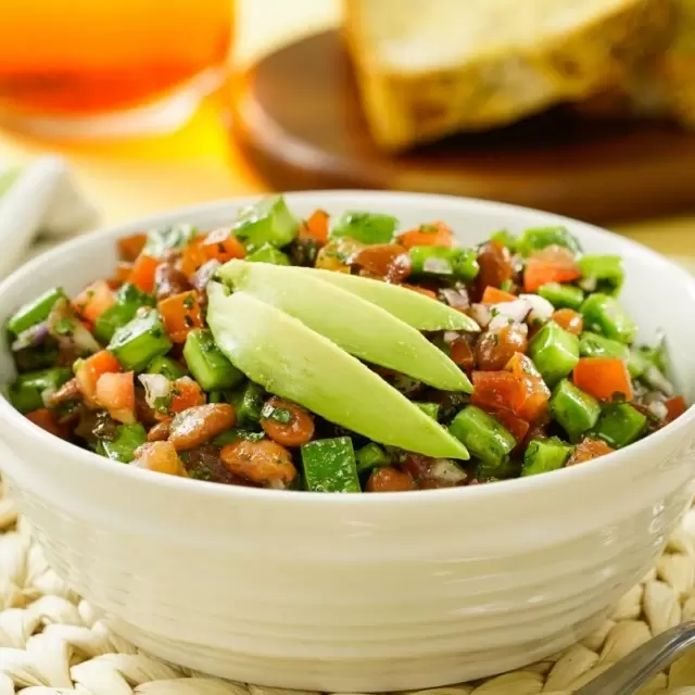 Ensalada de Nopal con frijoles