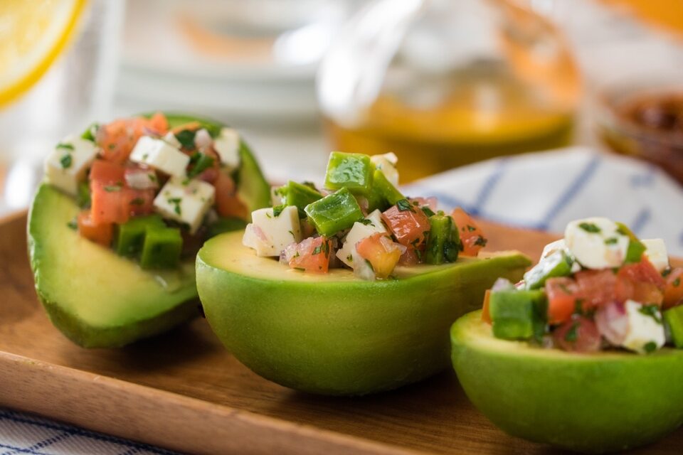 Aguacate Relleno de Ensalada de Nopales