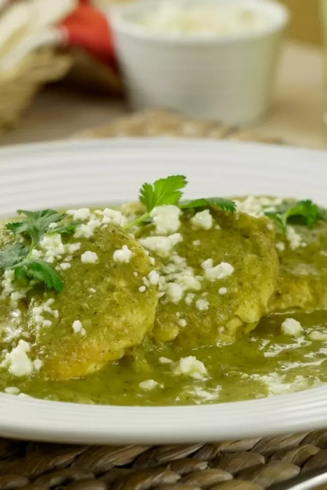 Cómo hacer Tortitas de Pollo en Salsa Verde