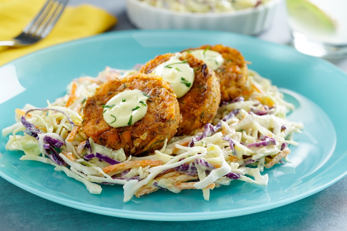 Salmon cakes with creamy cabbage salad