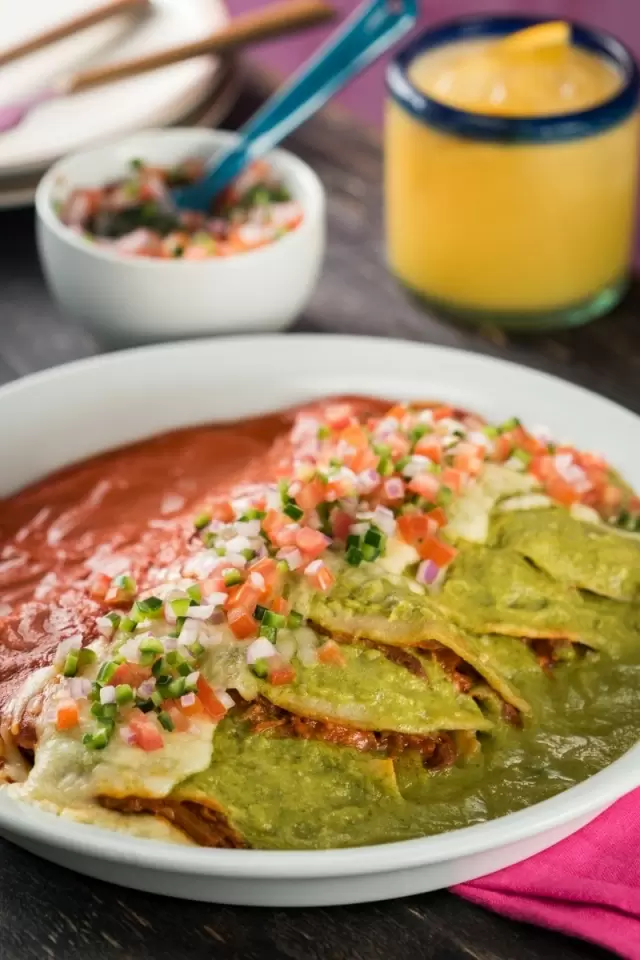 Enchiladas de Res Divorciadas