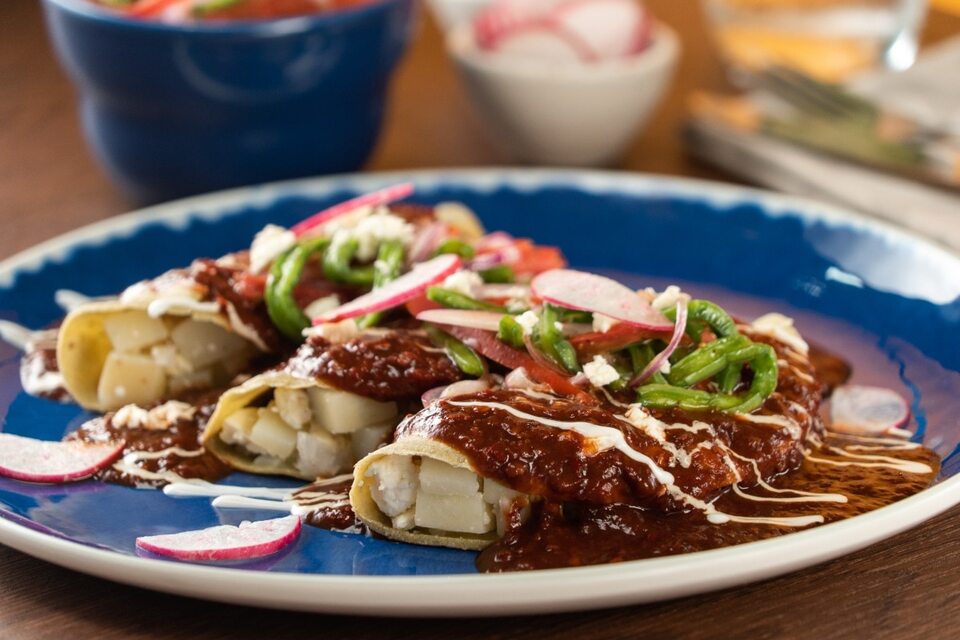 Enchiladas Vegetarianas Con Salsa Picante