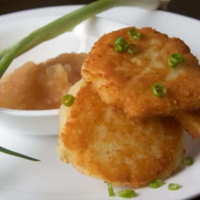 Latkes com Molho de Maçã