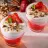 Copinhos de Gelatina de Morango com Iogurte Grego