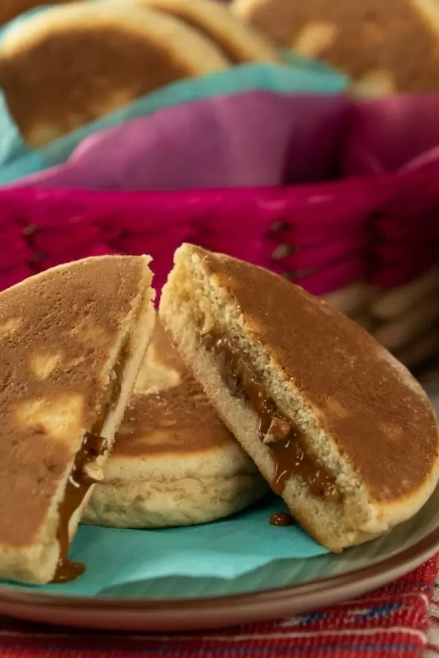 Gorditas de Nata Rellenas de Dulce de Leche