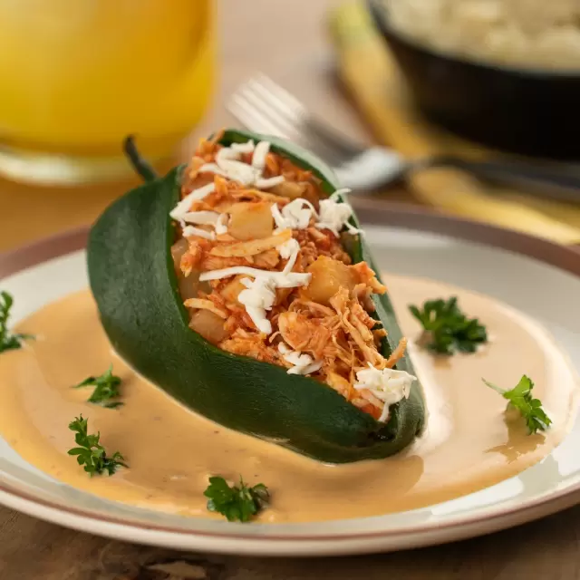 Chile Relleno de Tinga