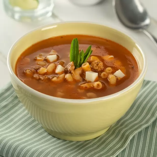 Sopa de Coditos con Carne