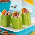 Pepinos com Salada de Frango e Amêndoas