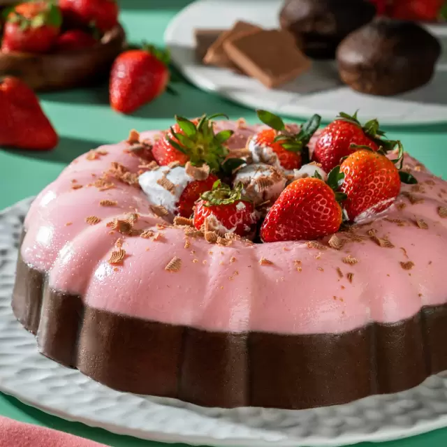 Pastel Imposible de Fresas con Crema