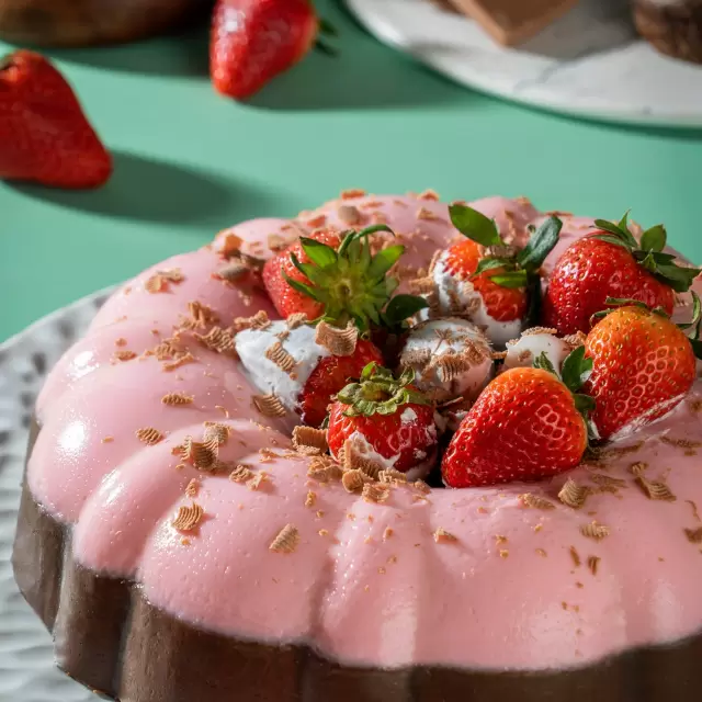 Pastel Imposible de Fresas con Crema