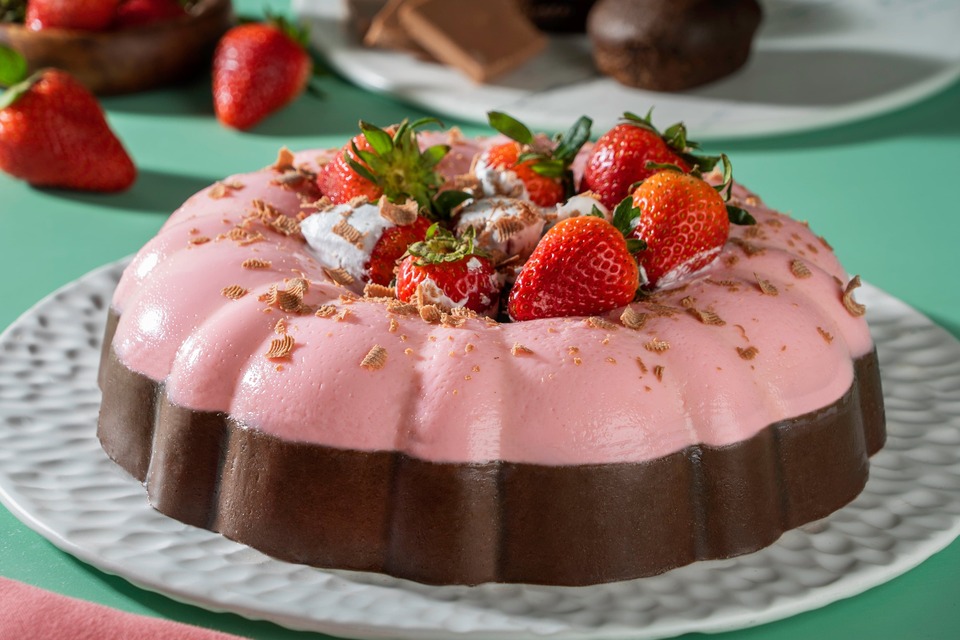 Pastel Imposible de Fresas con Crema