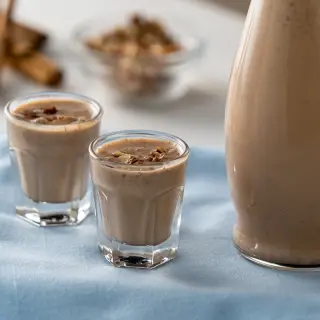 4 Ways to Make Homemade Rompopes