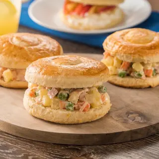 Biscoitos Recheados de Salada Russa