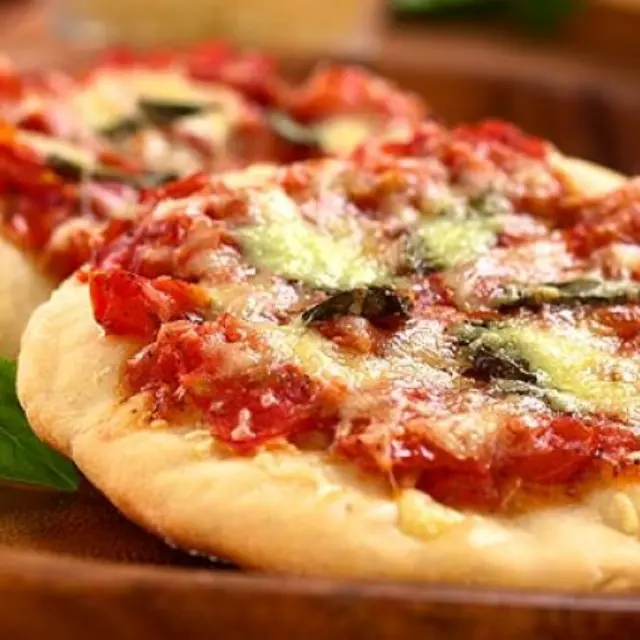 the best recipe for Mini pizza🍕 in a skillet 🍳