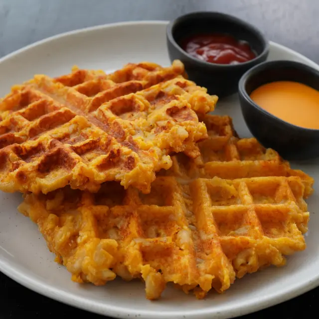 Waffles Mac & Cheese