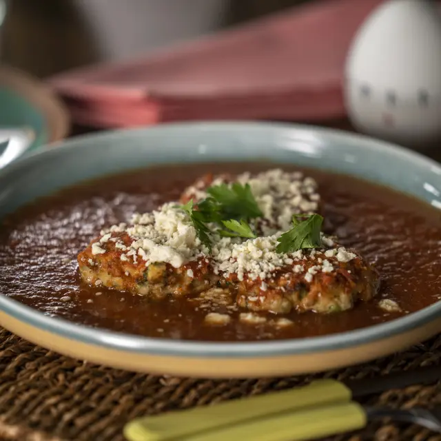 Panquecas de Frango com Molho Cascabel