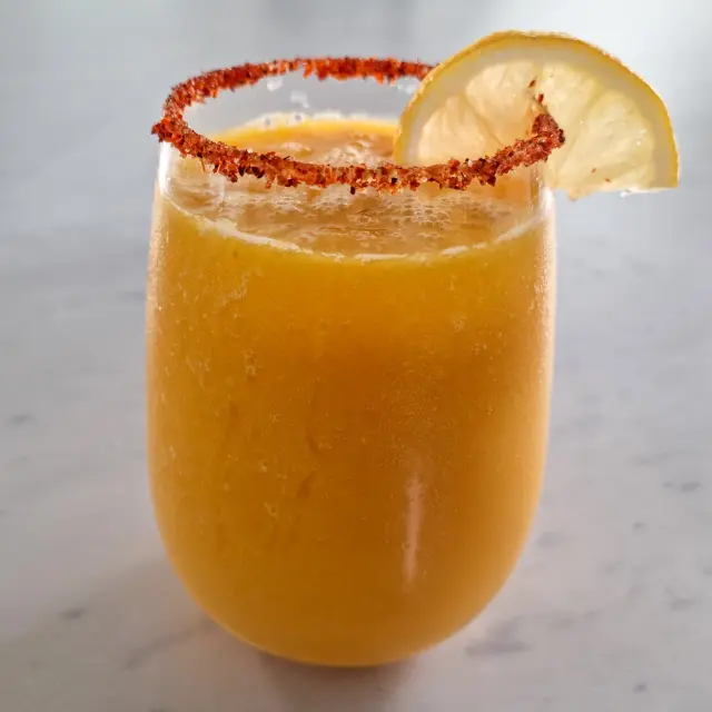 Margarita de Manga com Abacaxi