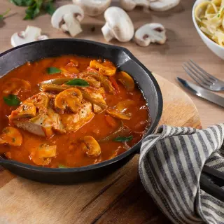 Chicken with Mushrooms in Red Sauce