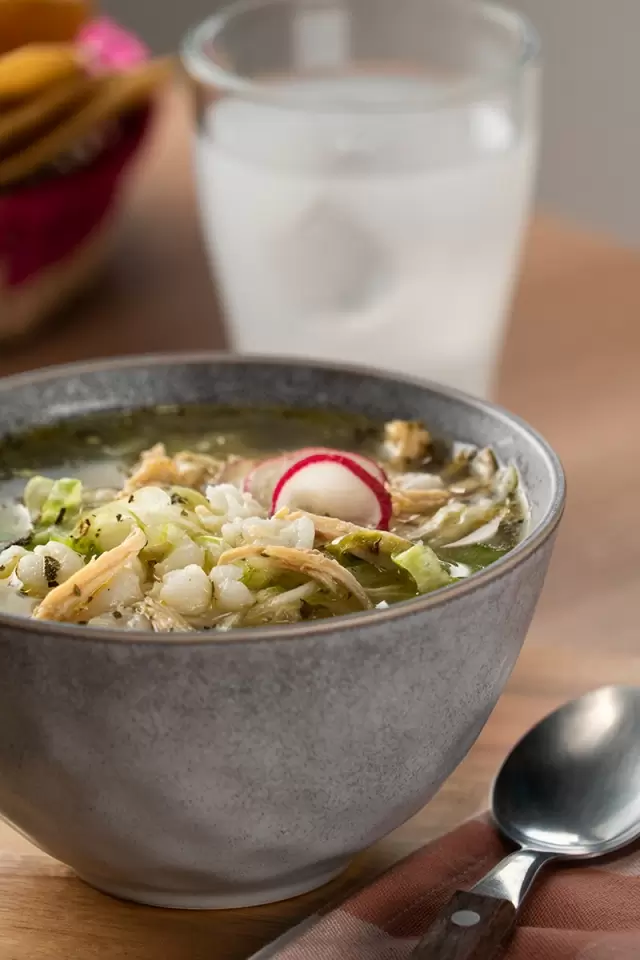 Pozole Blanco de Pollo