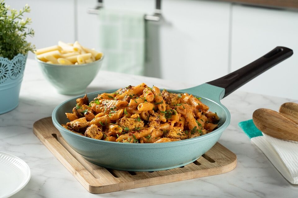 Pasta Cremosa con Pollo Enchilado