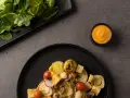 Salada de Alcachofras com Babaganoush de Azeitona, Tomate e Quelites