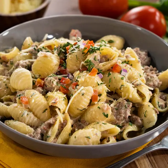 Delicious Creamy Pasta with Meat and Bacon