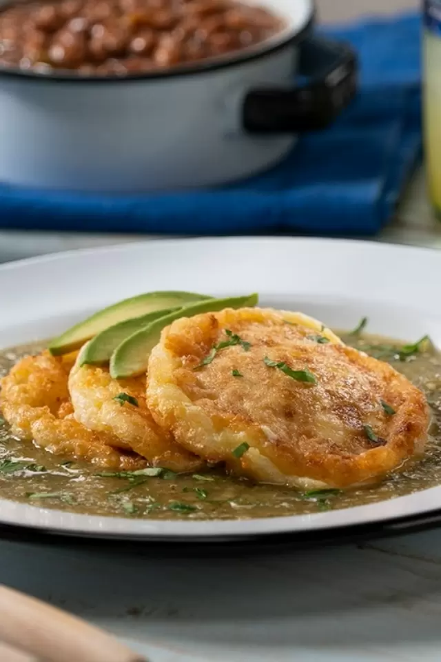 Tortitas de Huevo en Salsa Verde