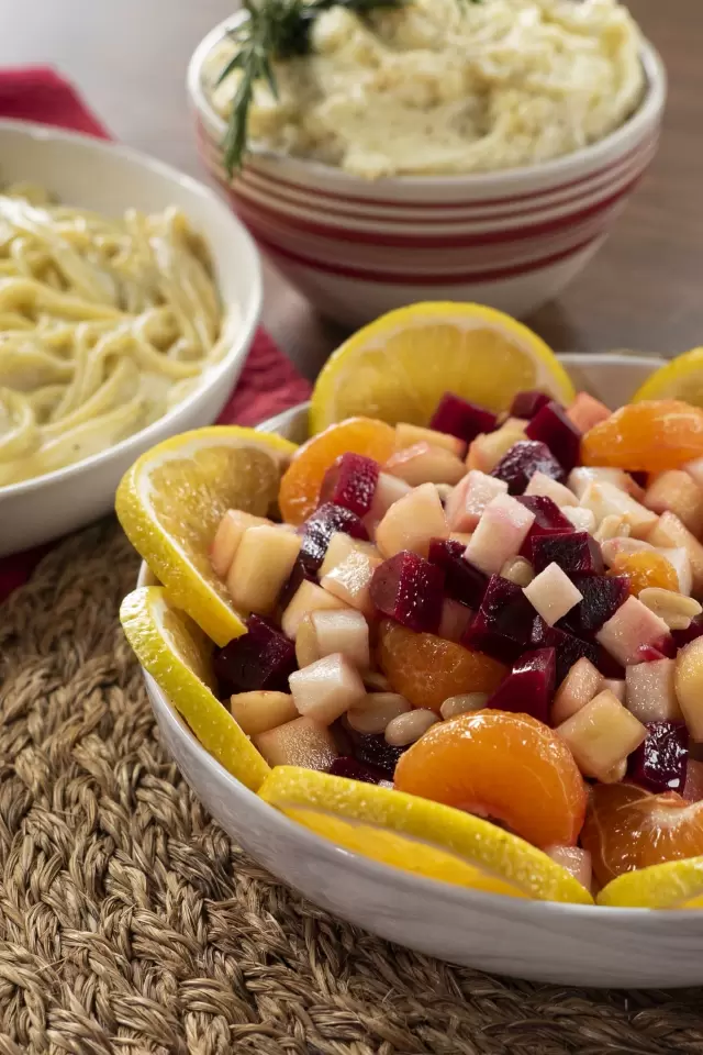 Ensalada de Nochebuena con Cacahuate