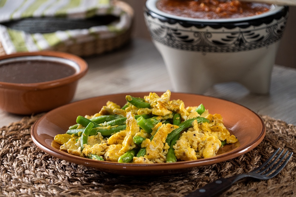 CREAMY Scrambled Eggs with Green Beans