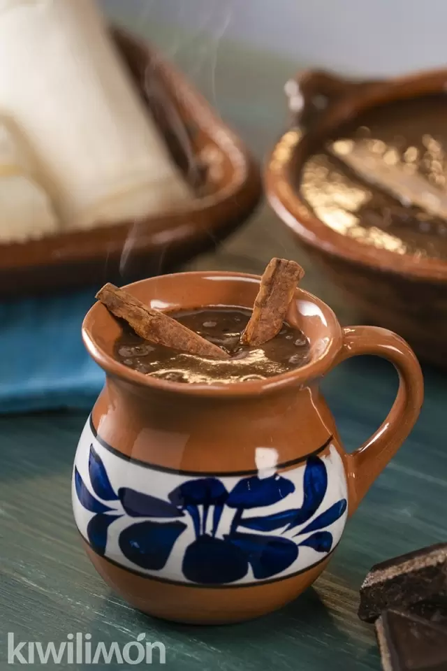 Atole Champurrado con Masa