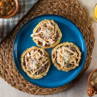 Sopes Leves com Frango