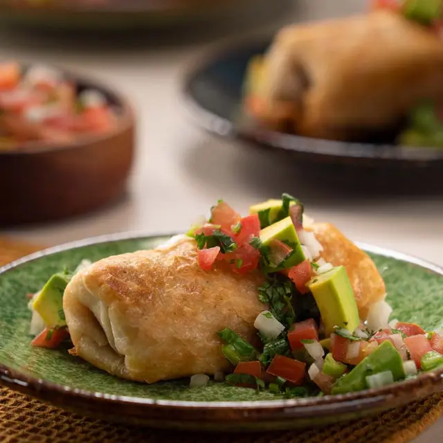 Cómo hacer Chimichangas de carne molida y queso