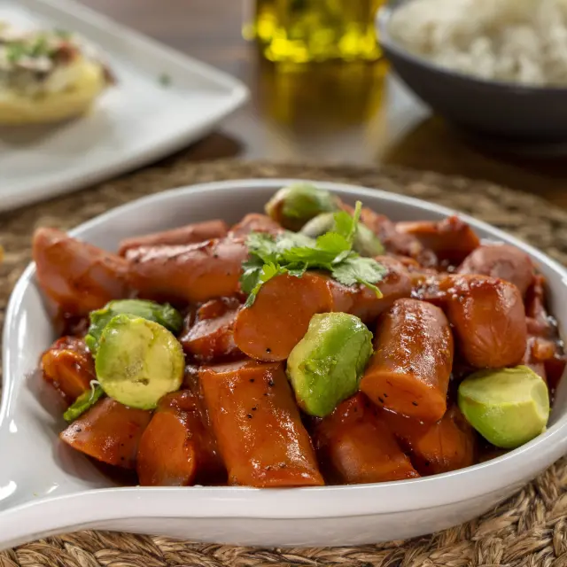 Salsichas Enchipotladas Fáceis