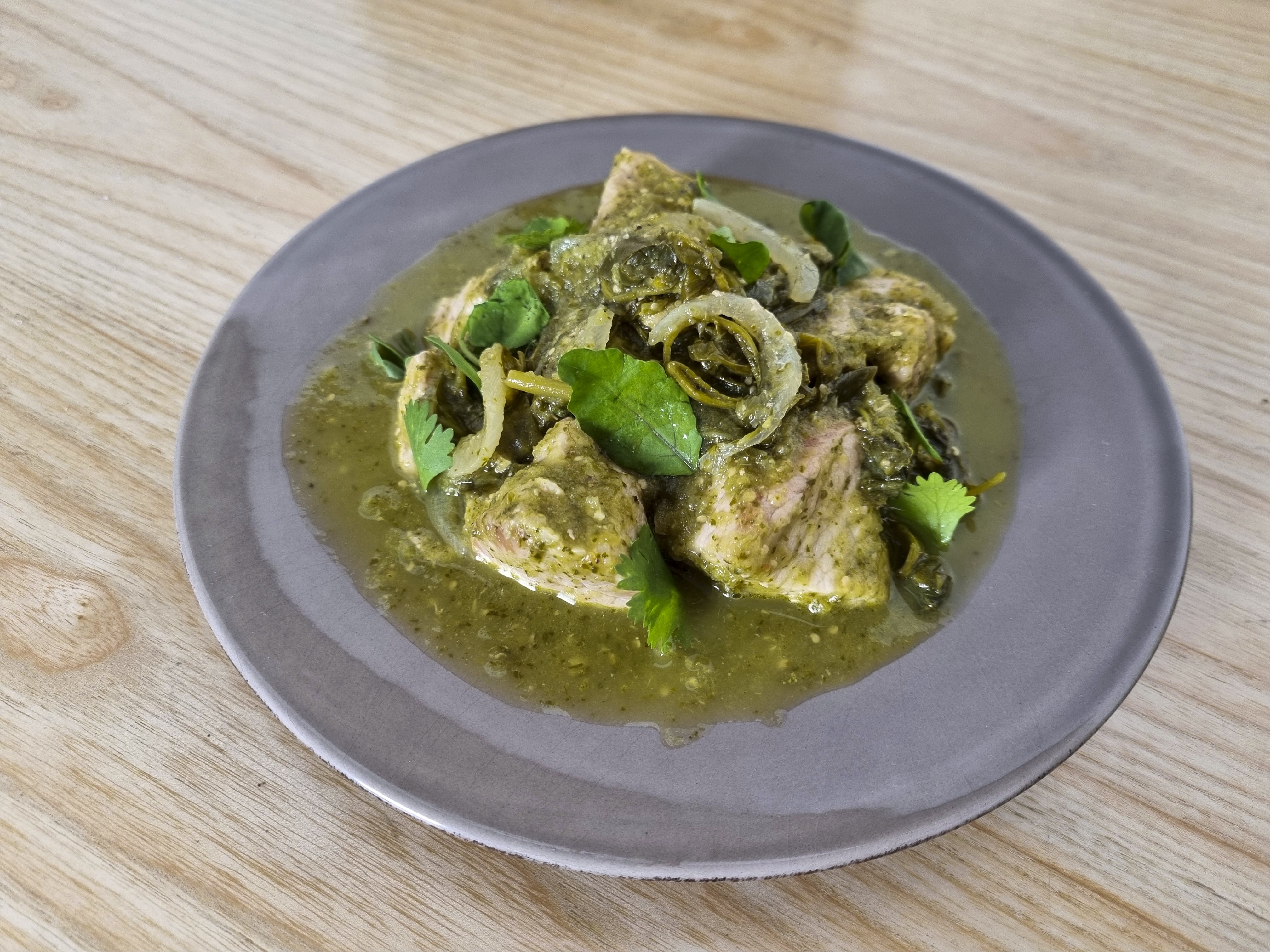 Cerdo en Salsa Verde con Quelites