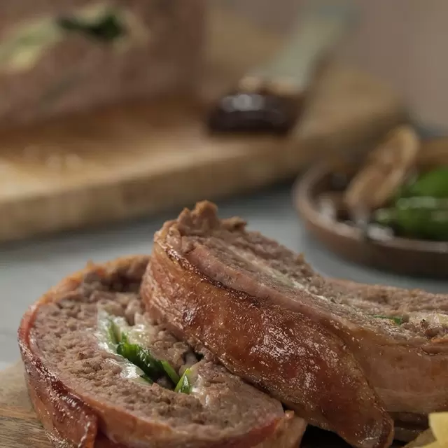 Receta de Rollo de Carne Relleno de Jamón y Queso